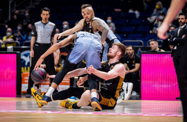 梅西：在巴黎足球层面我不太开心，一切都和我习惯的非常不同（梅西：在巴黎的足球生活让我不太快乐，一切与我的习惯大相径庭）